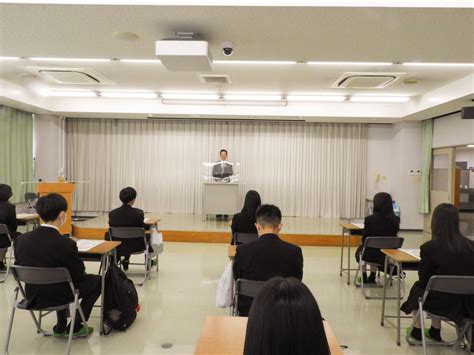 備前緑陽高等学校の生徒さん来校 岡山県理容美容専門学校けんりび