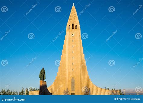 The Hallgrimskirkja and Statue Stock Image - Image of concrete, high: 57587737