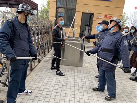 反恐防暴，防范未然保平安——海宁市艺术幼儿园两园区安全演练活动 幼儿园动态 海宁市艺术幼儿园