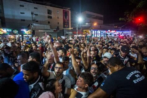 Thiago Rodrigues Exalta Festa Da Torcida Do Vasco Em Muria