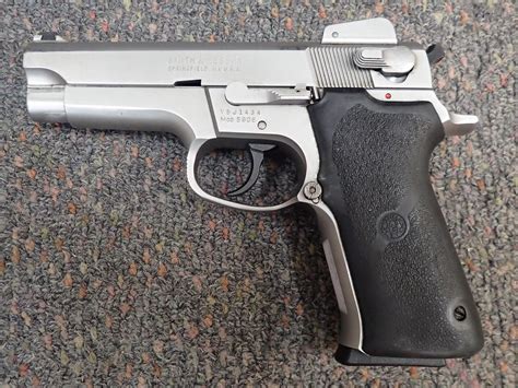 Smith & Wesson Model 5906 9mm Luger (2910) – Rebel Gun Works