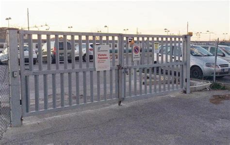 Parcheggio Vietato I Ferrovieri Occupano Gli Stalli Del Centro Il Tirreno