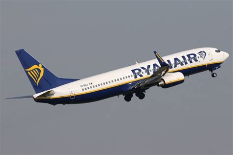 Ryanair Fleet Boeing 737-800 Details and Pictures