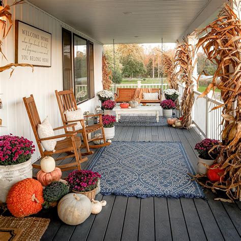 30 Cozy And Rustic Front Porch Decor Ideas For This Fall