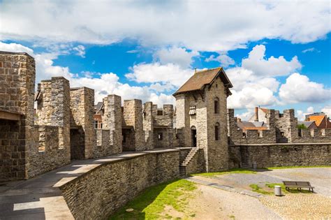 CHÂTEAU DES COMTES GRAVENSTEEN Château Gand 9000 Belgique