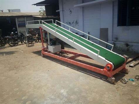 Mild Steel Belt Heavy Duty Truck Loading Conveyor For Packging Industry Material Handling