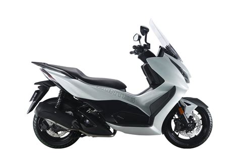 Motorrad Vergleich Hyosung MS3i 250 2009 Vs Zontes 350 D 2023