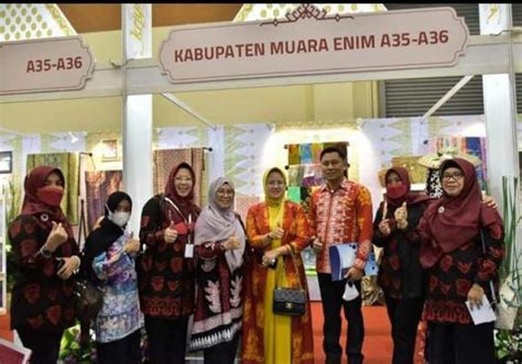 Songket Dan Batik Kujur Binaan Siba Pt Ba Tampil Dalam Pameran Kriya