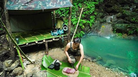 Survival Alone In Rainforest Urgently Make Shelter In The Middle Of