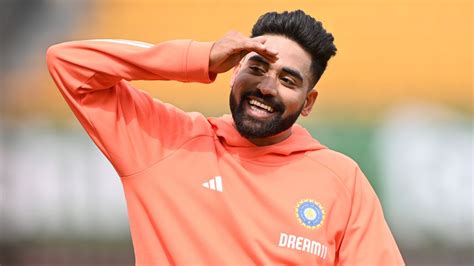 Mohammed Siraj Wins Best Fielder Medal For Excellent Run Out Against