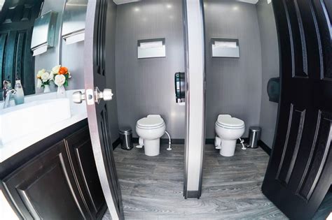 5 Station Luxury Portable Restrooms | Luxury Portable Toilets | Las Vegas