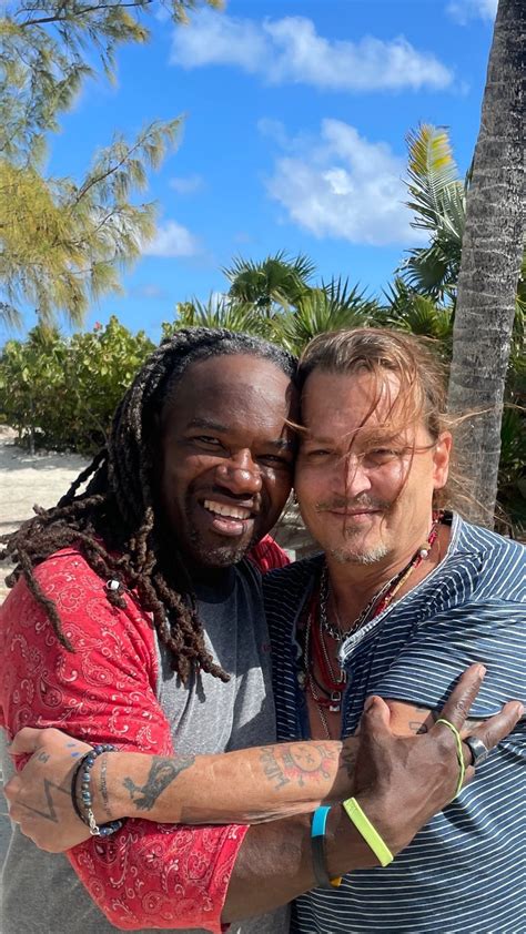 Mar On Twitter New Photo Of Johnny Depp At The Beach