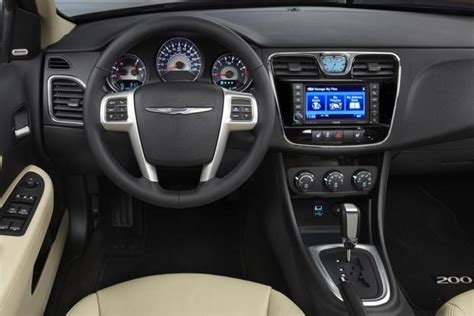 Chrysler 200 I 2011 - 2014 Sedan :: OUTSTANDING CARS