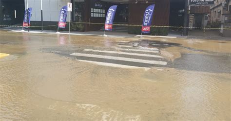 VÍDEO Vazamento de água interdita rua do Centro de Joinville