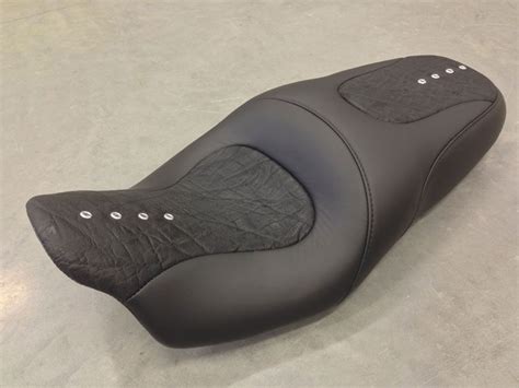 Custom Motorcycle Seats By Bux Customs Custom Bagger Seats Cafe Seats