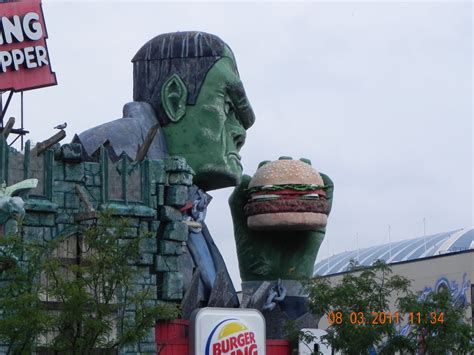 world o heathcliff: NEW BURGER KING MASCOT?