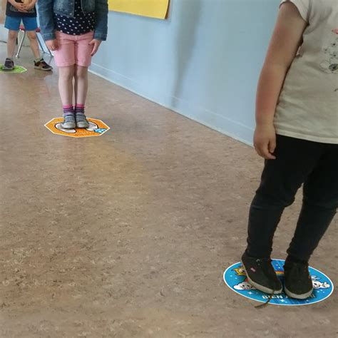 Autocollants Plancher De Distanciation Sociale Ensemble Complet