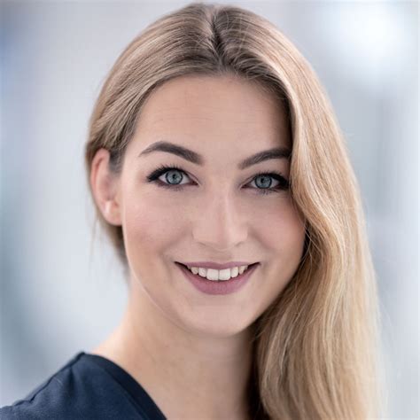 Julia Hofmann Projektmanagerin Online Marketing Und Vertrieb