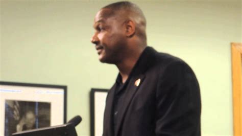 Bucs Hall Of Famer Derrick Brooks Honored By City Of Tampa Wmnf News