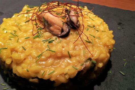 Risotto Cozze E Zafferano Con Fili Di Peperoncino Manjoo