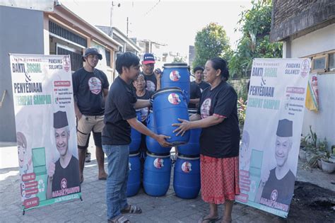 Pandawa Ganjar Gelar Bakti Sosial Dan Berikan Tempat Sampah Bagi Warga