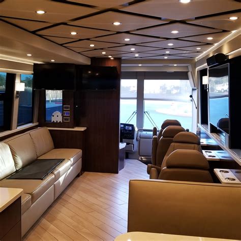 KGEAR - Prevost Coach Motorhome