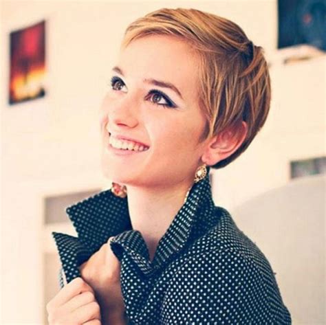 21 Lovely Pixie Haircuts Perfect For Round Faces Short Hair Styles Pop Haircuts