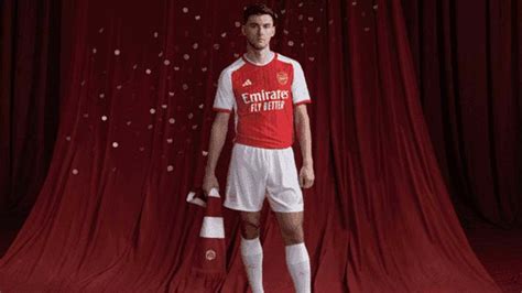 Arsenal revela equipamento para a próxima época inspirado nos