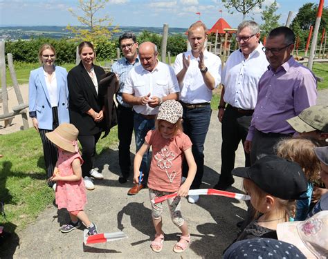 Neuer Spielplatz An Der Burg Steinsberg Er Ffnet