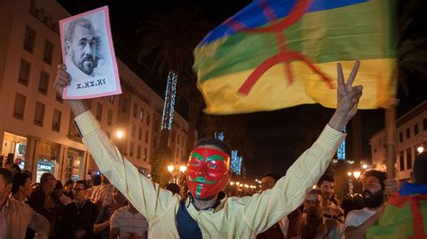 Maroc le roi gracie près de 200 militants du mouvement Hirak