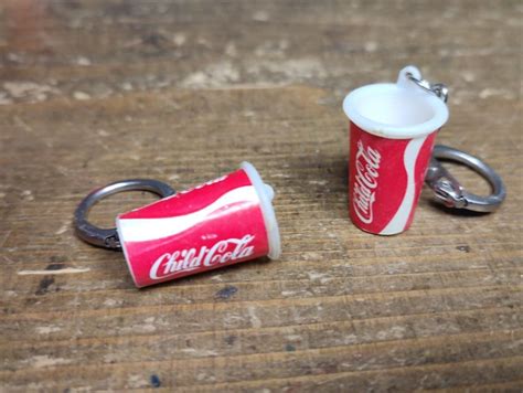 Wunderschöne alte Mini COCA COLA Becher Kaufen auf Ricardo