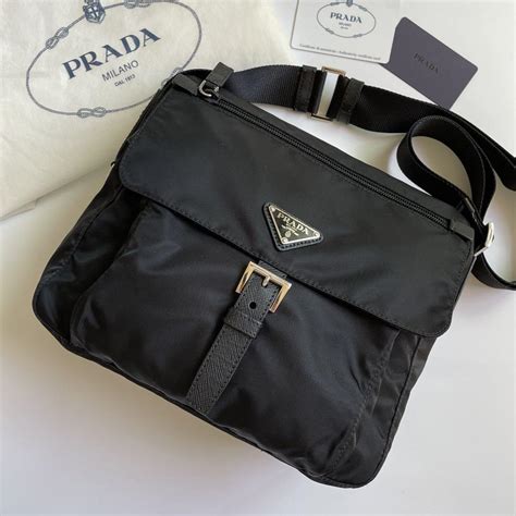 ゼンマイ プラダ ショルダーバッグ ナイロン 1bd994 Prada 黒 ブラック 【安心保証】 【中古】：ブランド腕時計専門店タイムゾーン やむを