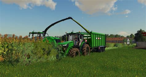 Mit dem John Deere 9900i John Deere 7R am Häckseln LS Modcompany