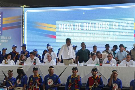 Gobierno y disidencia de FARC inician diálogos de paz