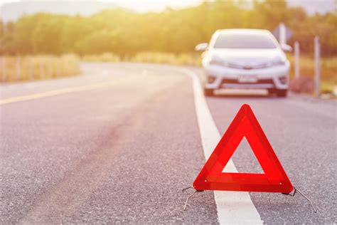 What To Do If Your Car Breaks Down On The Highway Bluefire Knowledge Center