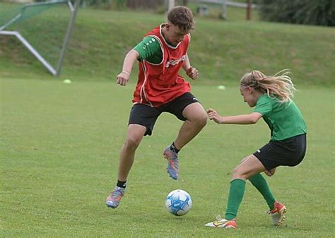 Rekordbeteiligung beim Fußballcamp 107 begeisterte Kinder zeigten ihr