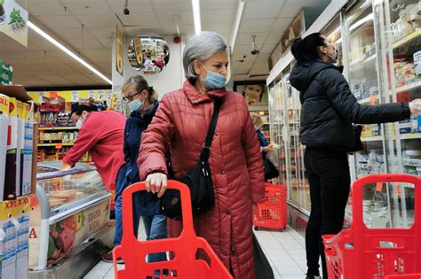 Obniżka VAT na żywność Badanie 66 proc Polaków nie wierzy w spadek