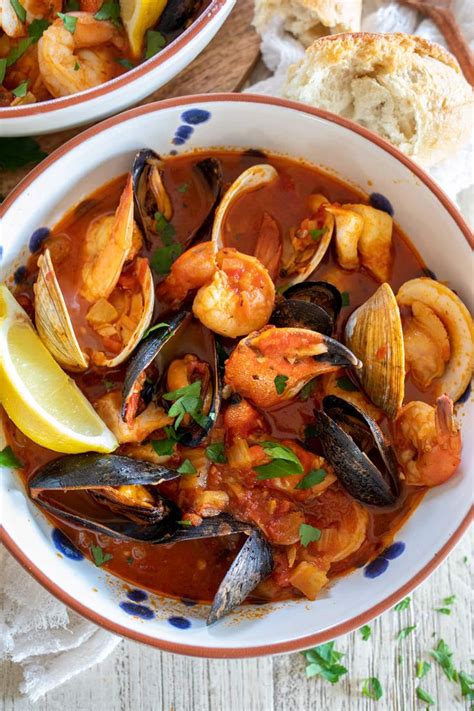 Italian Cioppino Seafood Stew Recipe Seafood Stew Recipes Italian Seafood Stew Stew Recipes