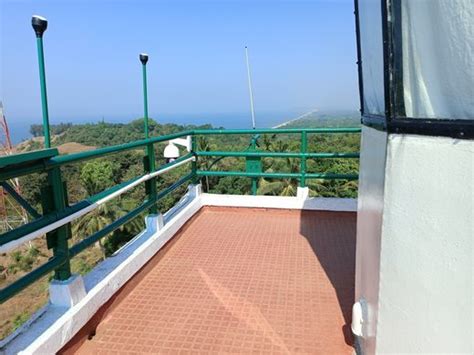 Fort Aguada Lighthouse – Candolim, India - Atlas Obscura