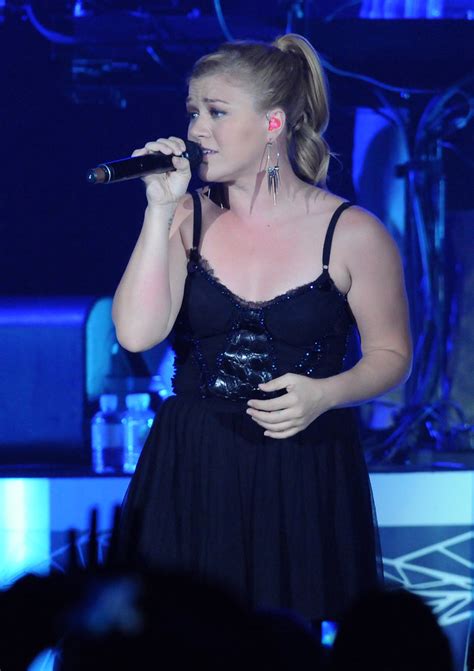 Kelly Clarkson Performs At The Chelsea Kelly Clarkson Perf Flickr