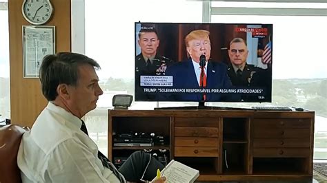 Bolsonaro Faz Live Para Mostrar Que Assistia Ao Discurso De Trump