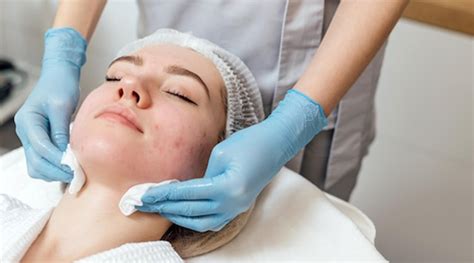 Esthetician Tools For Acne Treatment A Comprehensive Guide