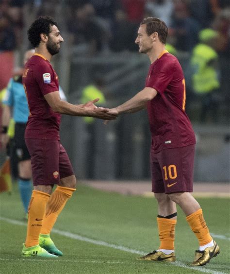 Totti All Smiles As Defiant Roma Keep Juve Waiting