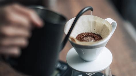 How High To Hold The Kettle For A Successful Pour-Over Coffee