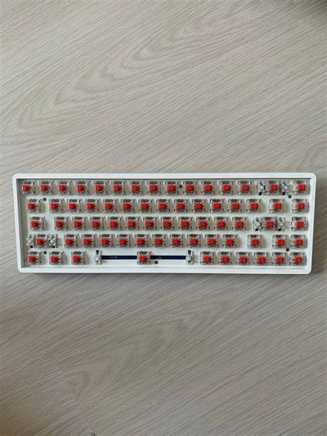 White Royal Kludge RK68 RKG68 Wireless 65 Mechanical Keyboard Red