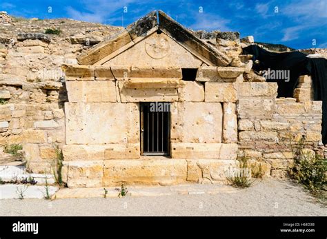 Apostles tomb hi-res stock photography and images - Alamy