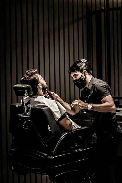how to use a straight razor 7