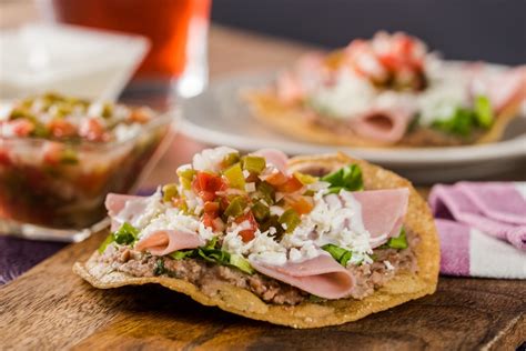 Tostadas De Jam N Con Pico De Gallo