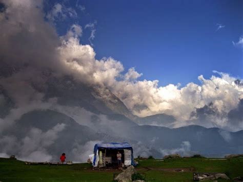 How is The weather of Triund in December - Triund Hill Jewel of Dharamshala