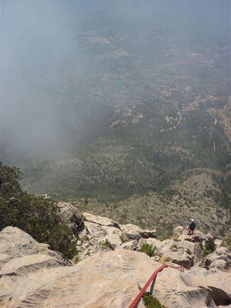 ÚLTIMO LARGO VÍA ESPOLÓN CENTRAL Vº 450 MT PUIG CAMPANA FINESTRAT